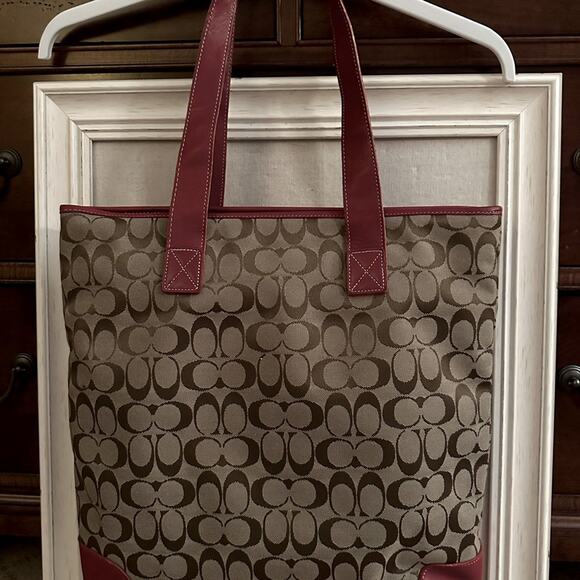 Vintage Coach brown canvas tote w deep red leather details - Picture 3 of 15